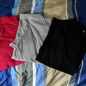 V-neck tees, in black, gray, and red. Size medium.